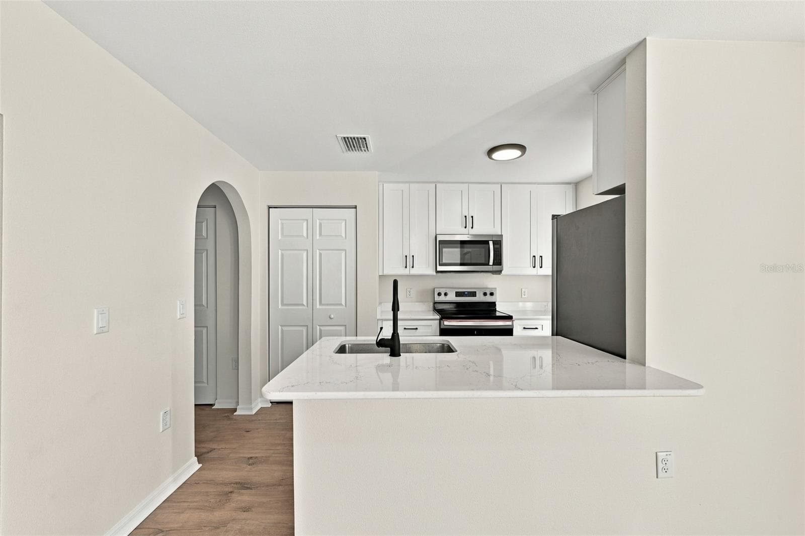 Townhouse at 9951 ASHBURN LAKE DR, TAMPA, photo 15 of 44