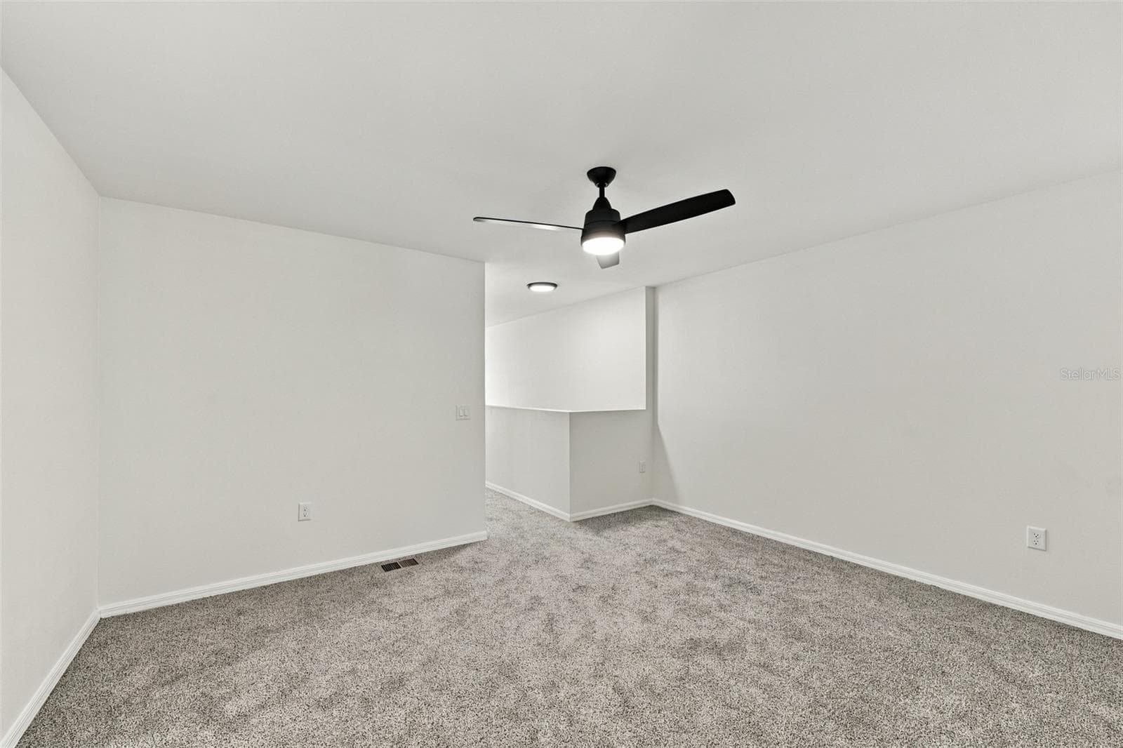 Townhouse at 9951 ASHBURN LAKE DR, TAMPA, photo 20 of 44