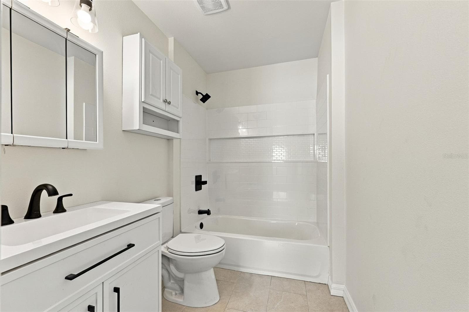 Townhouse at 9951 ASHBURN LAKE DR, TAMPA, photo 33 of 44