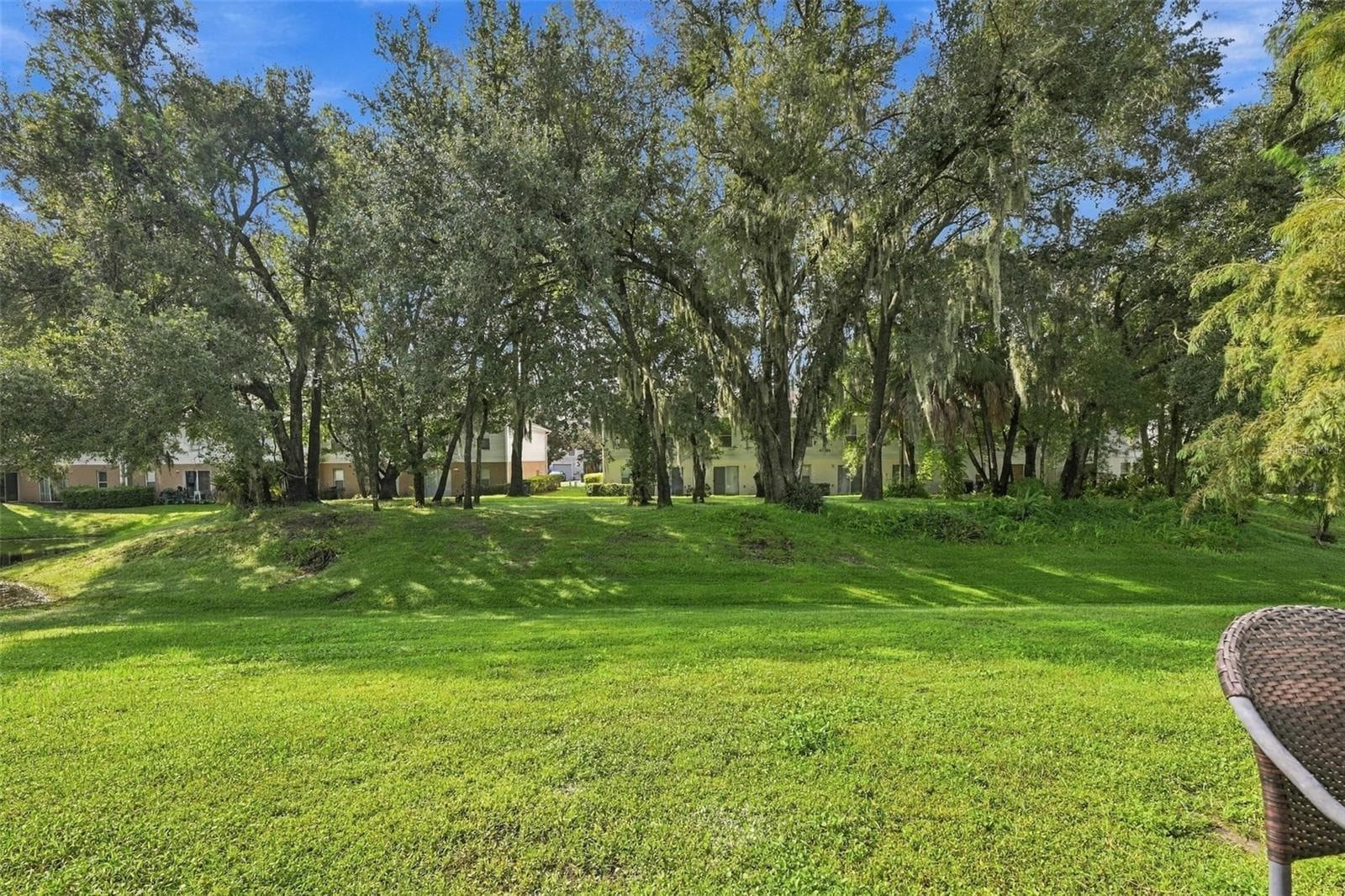 Townhouse at 9951 ASHBURN LAKE DR, TAMPA, photo 40 of 44