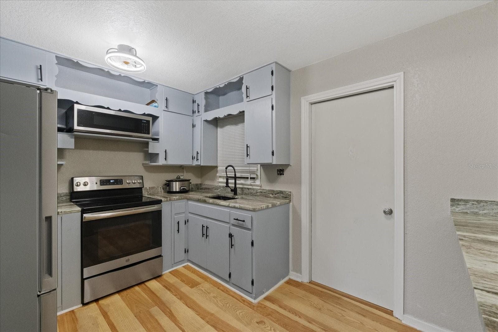 Single Family Residence at 207 KAY ST, AUBURNDALE, photo 8 of 34