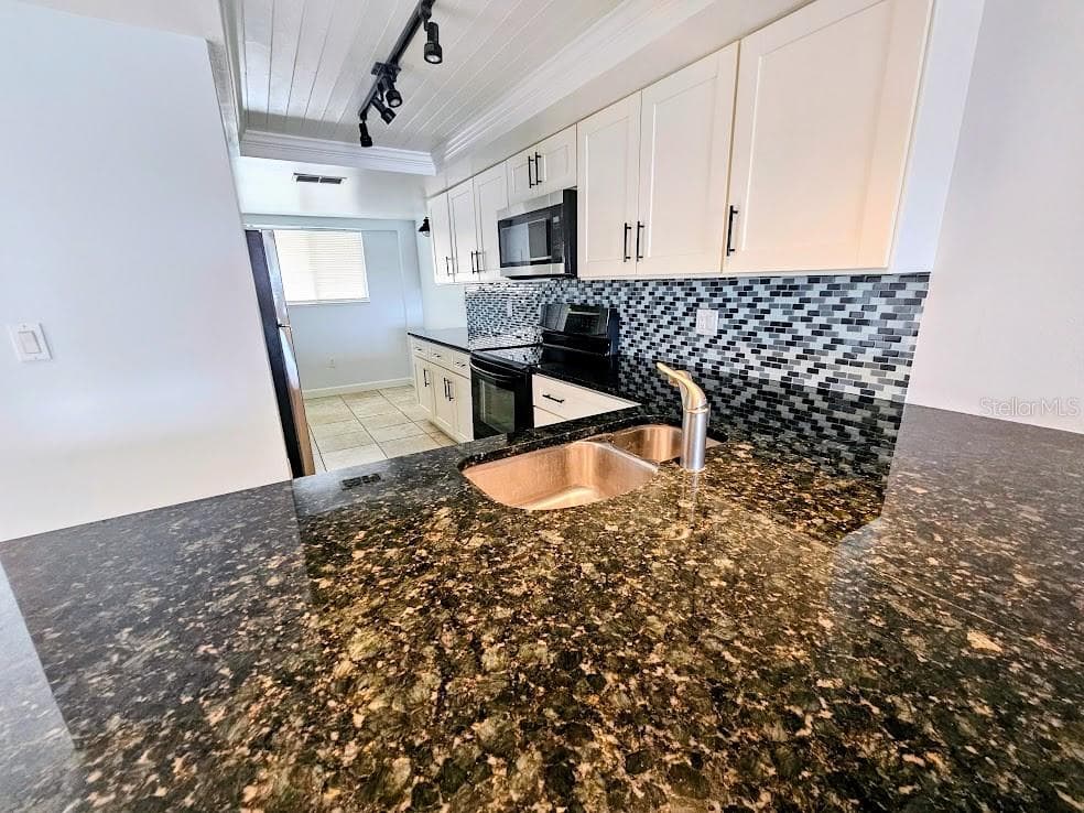 Condominium at 9490 HARBOR GREENS WAY #503, SEMINOLE, photo 8 of 41