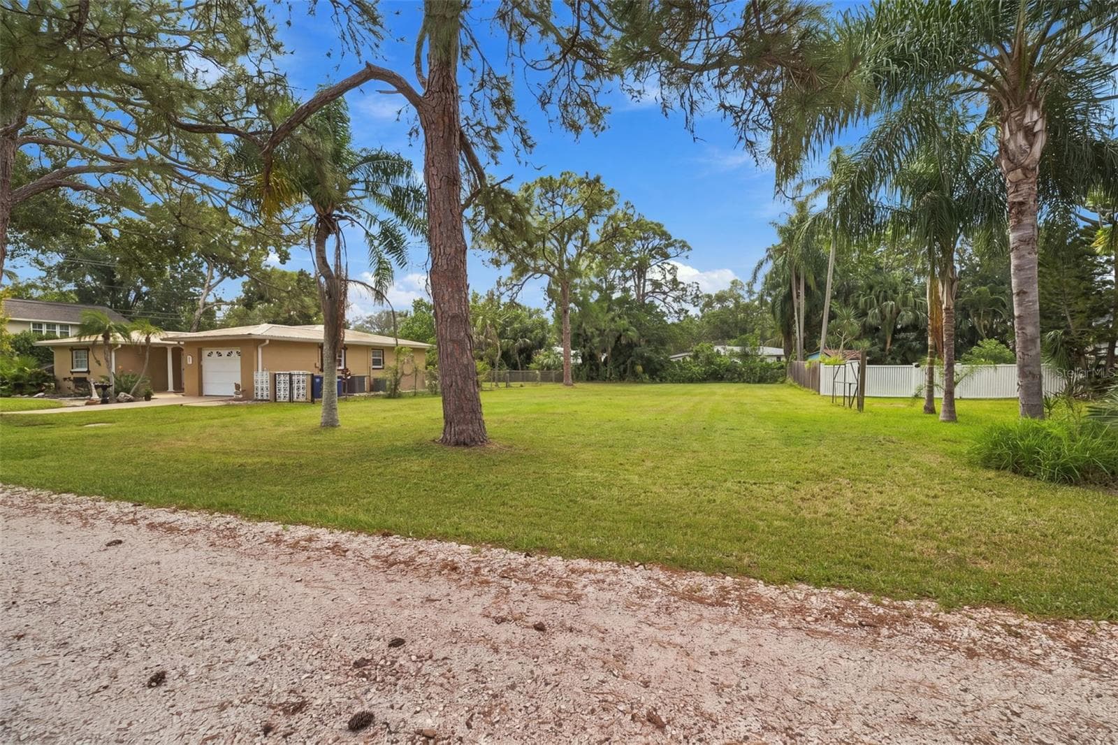 Single Family Residence at 511 TENNESSEE AVE, CRYSTAL BEACH, photo 3 of 17