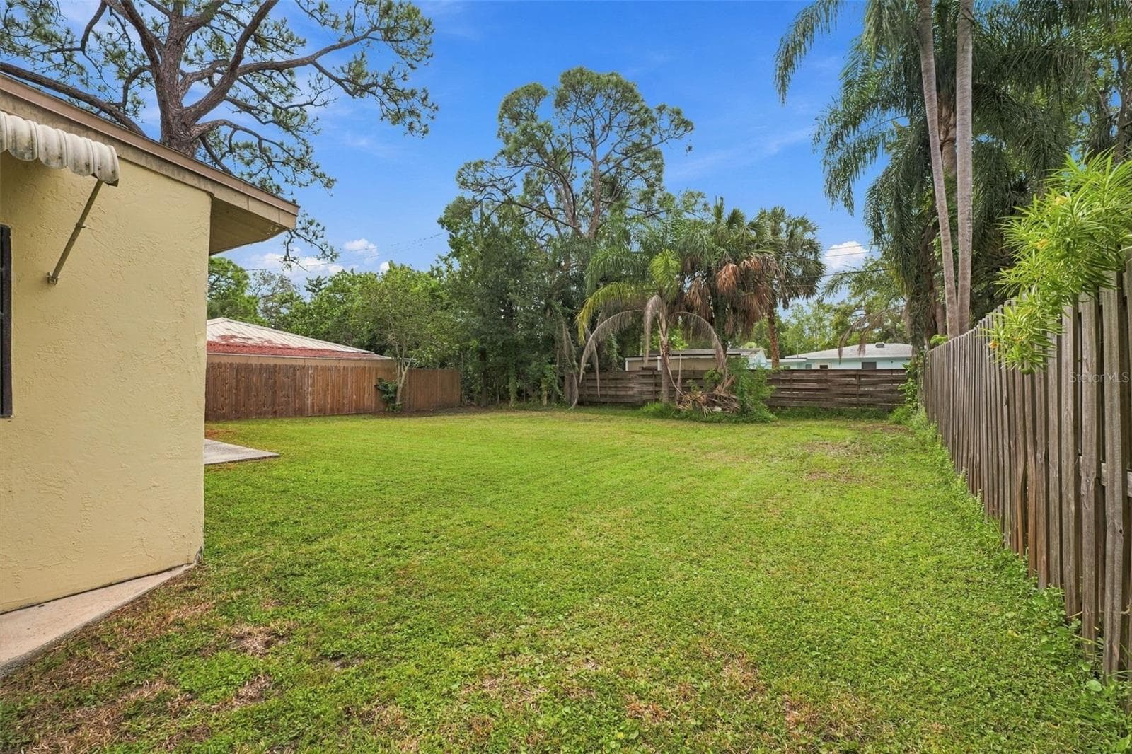 Single Family Residence at 511 TENNESSEE AVE, CRYSTAL BEACH, photo 4 of 17