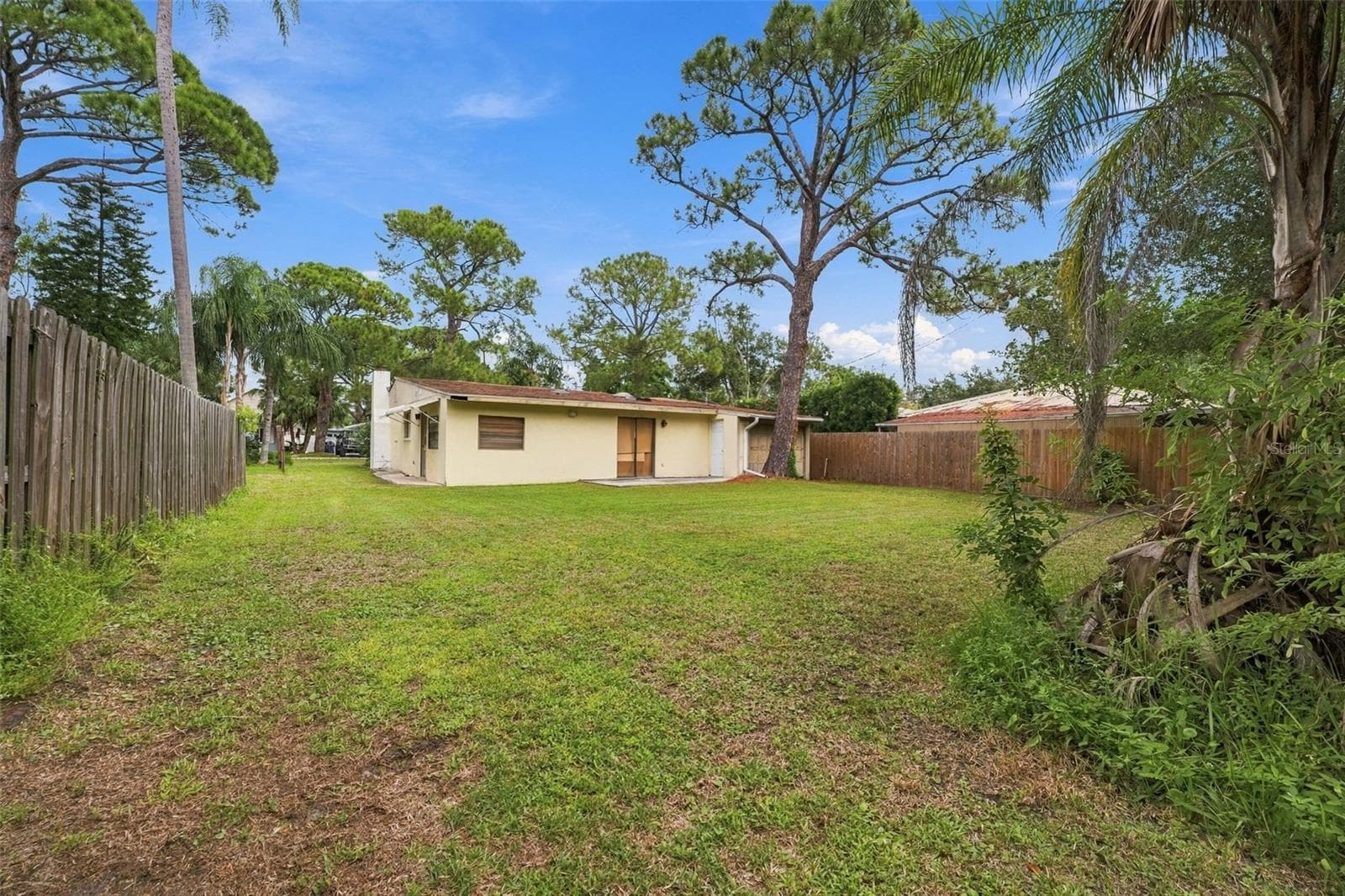 Single Family Residence at 511 TENNESSEE AVE, CRYSTAL BEACH, photo 5 of 17