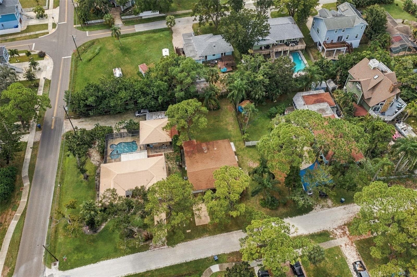Single Family Residence at 511 TENNESSEE AVE, CRYSTAL BEACH, photo 11 of 17