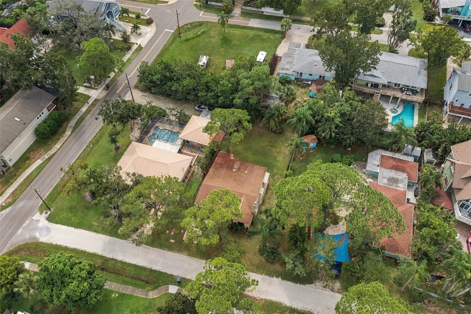 Single Family Residence at 511 TENNESSEE AVE, CRYSTAL BEACH, photo 12 of 17