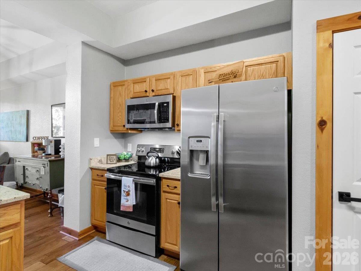 Condominium at 10 Stoney Falls Loop, Burnsville, photo 18 of 34