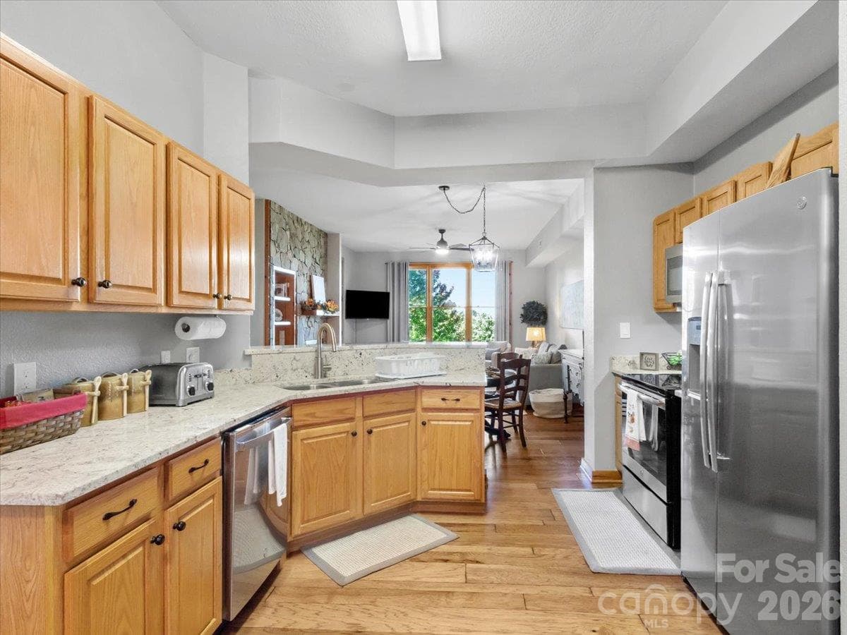 Condominium at 10 Stoney Falls Loop, Burnsville, photo 20 of 34
