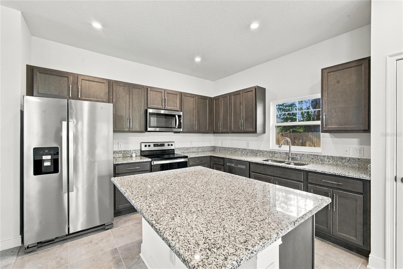 Single Family Residence at 3033 54TH AVE N, ST PETERSBURG, photo 20 of 49