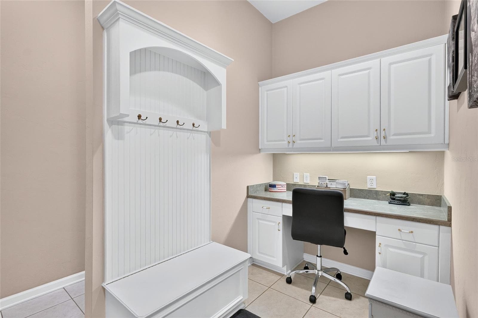 Desk/Drop Area - 3912 SW 88TH ST, GAINESVILLE