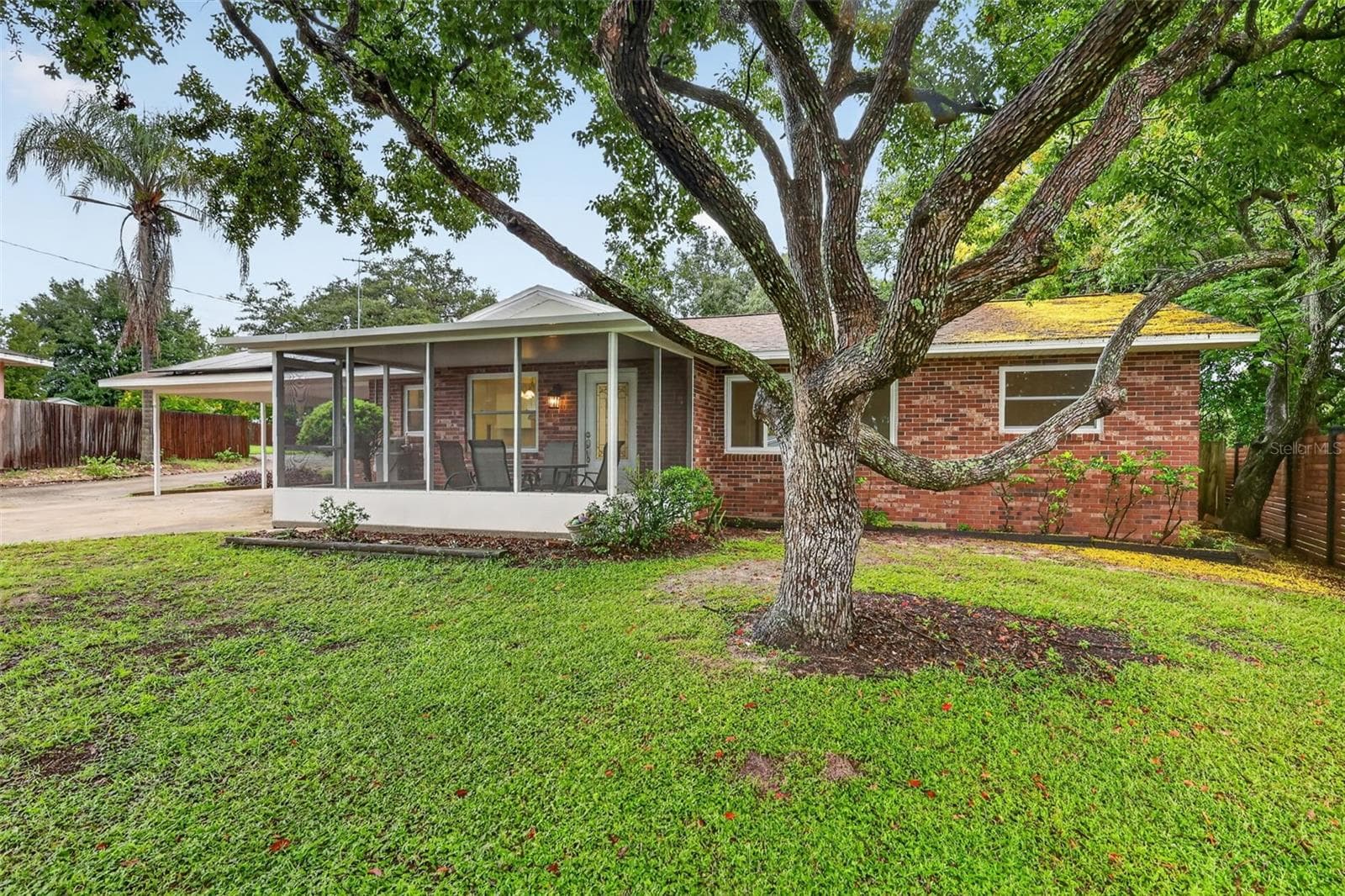 552 HIGHLAND DR