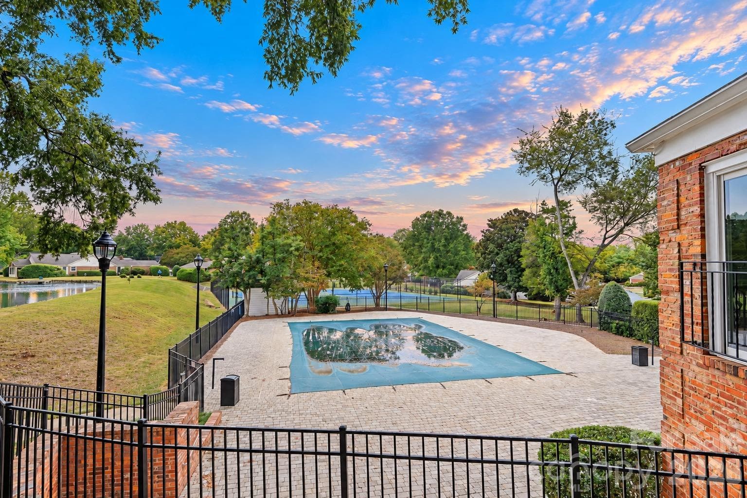 Condominium at 8303 Meadow Lakes Drive, Charlotte, photo 24 of 26