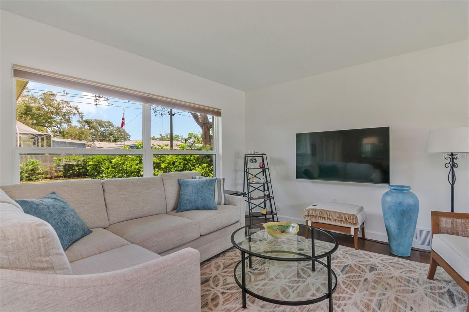 Single Family Residence at 1851 LOMBARDY DR, CLEARWATER, photo 6 of 32