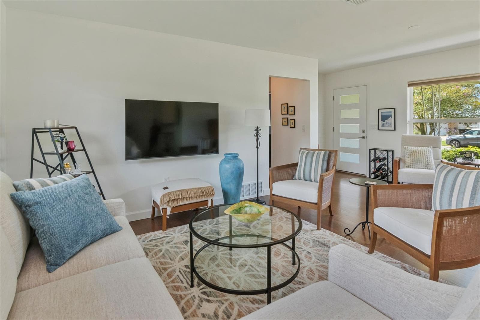 Single Family Residence at 1851 LOMBARDY DR, CLEARWATER, photo 7 of 32
