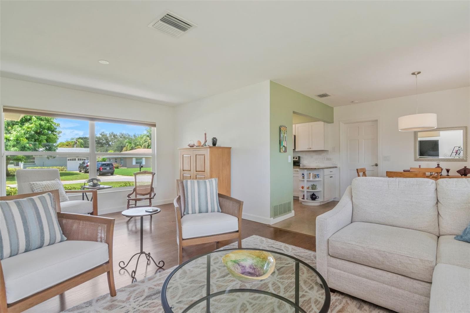 Single Family Residence at 1851 LOMBARDY DR, CLEARWATER, photo 11 of 32