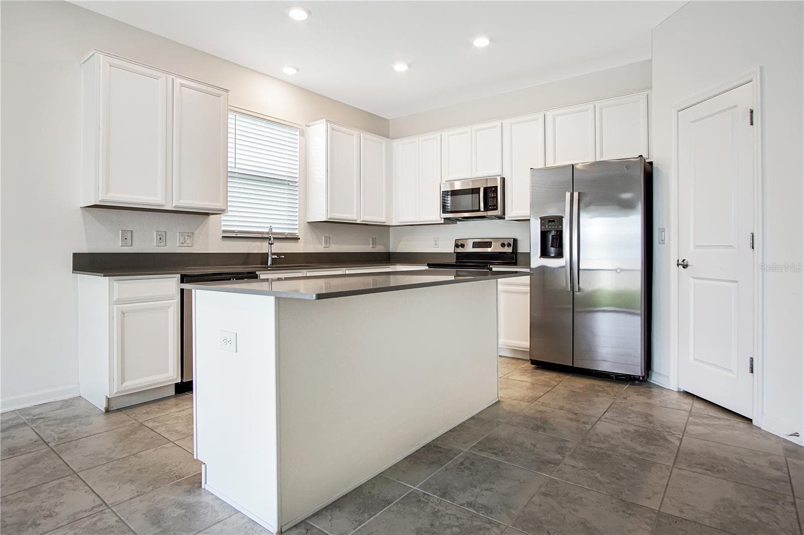 Single Family Residence at 786 CITRUS RESERVE BLVD, DAVENPORT, photo 5 of 33