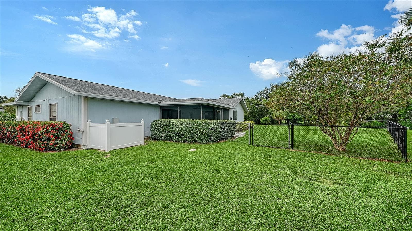 Single Family Residence at 6110 APPROACH LN, SARASOTA, photo 36 of 57