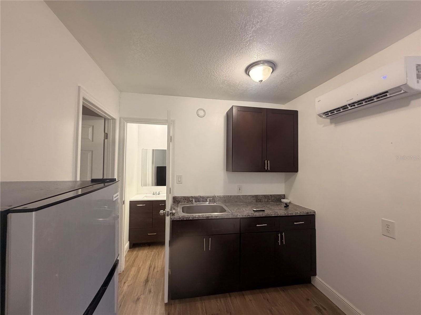 GARAGE UNIT - 1327 WATERVIEW BLVD E, LAKELAND