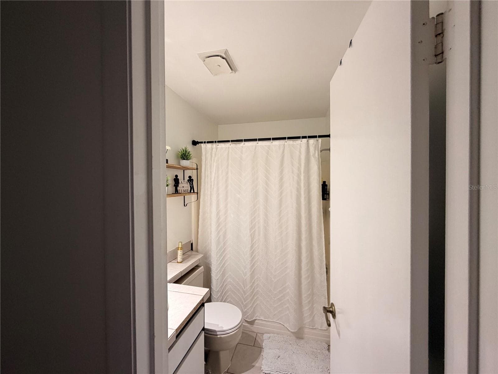 GARAGE BATHROOM - 1327 WATERVIEW BLVD E, LAKELAND