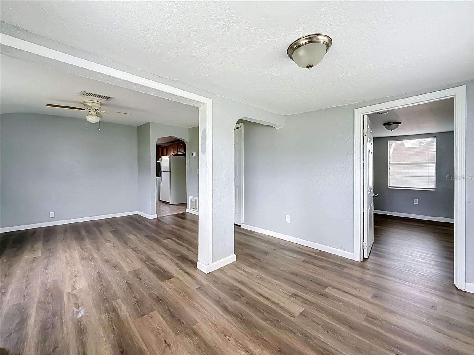 Single Family Residence at 2135 OAKLEY AVE S, ST PETERSBURG, photo 4 of 28