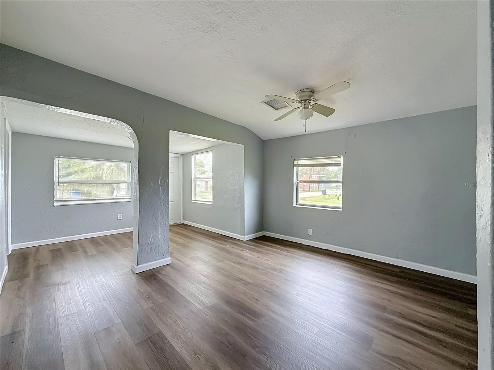 Single Family Residence at 2135 OAKLEY AVE S, ST PETERSBURG, photo 5 of 28