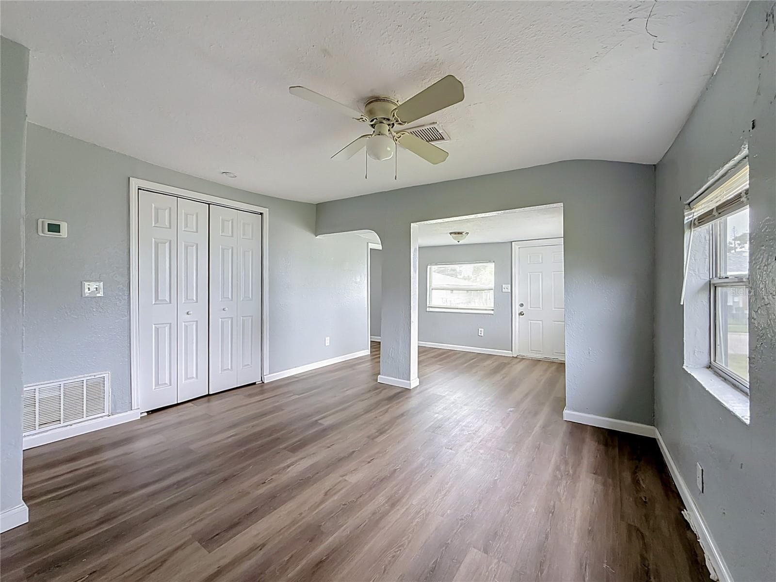 Single Family Residence at 2135 OAKLEY AVE S, ST PETERSBURG, photo 6 of 28