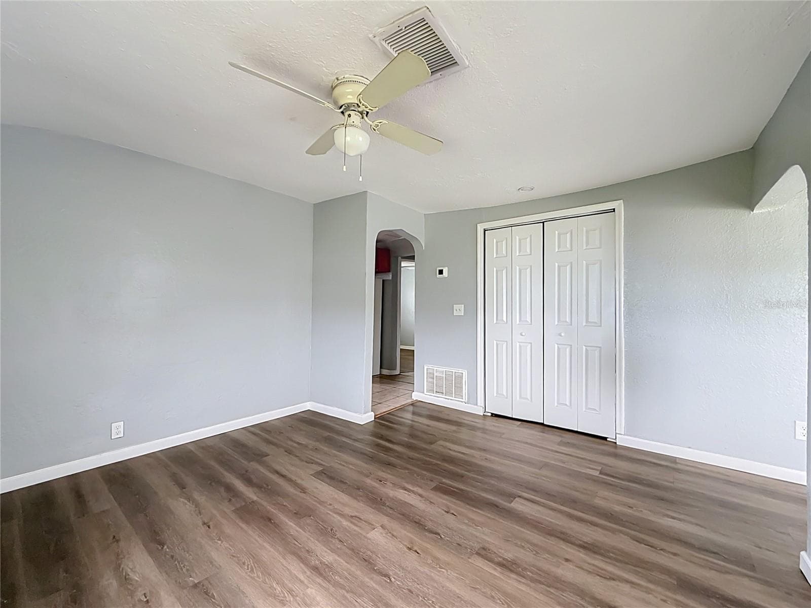Single Family Residence at 2135 OAKLEY AVE S, ST PETERSBURG, photo 8 of 28