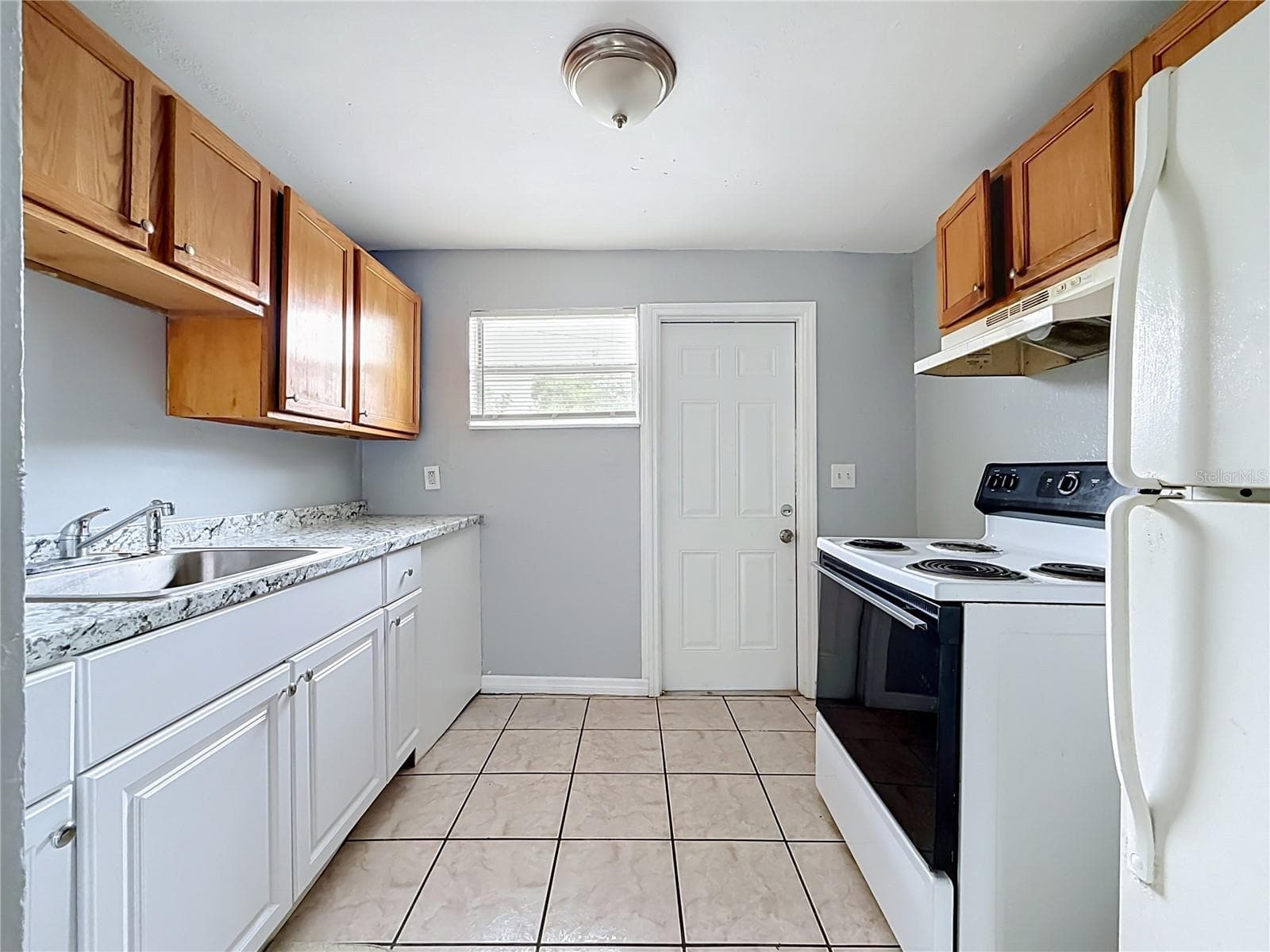 Single Family Residence at 2135 OAKLEY AVE S, ST PETERSBURG, photo 9 of 28
