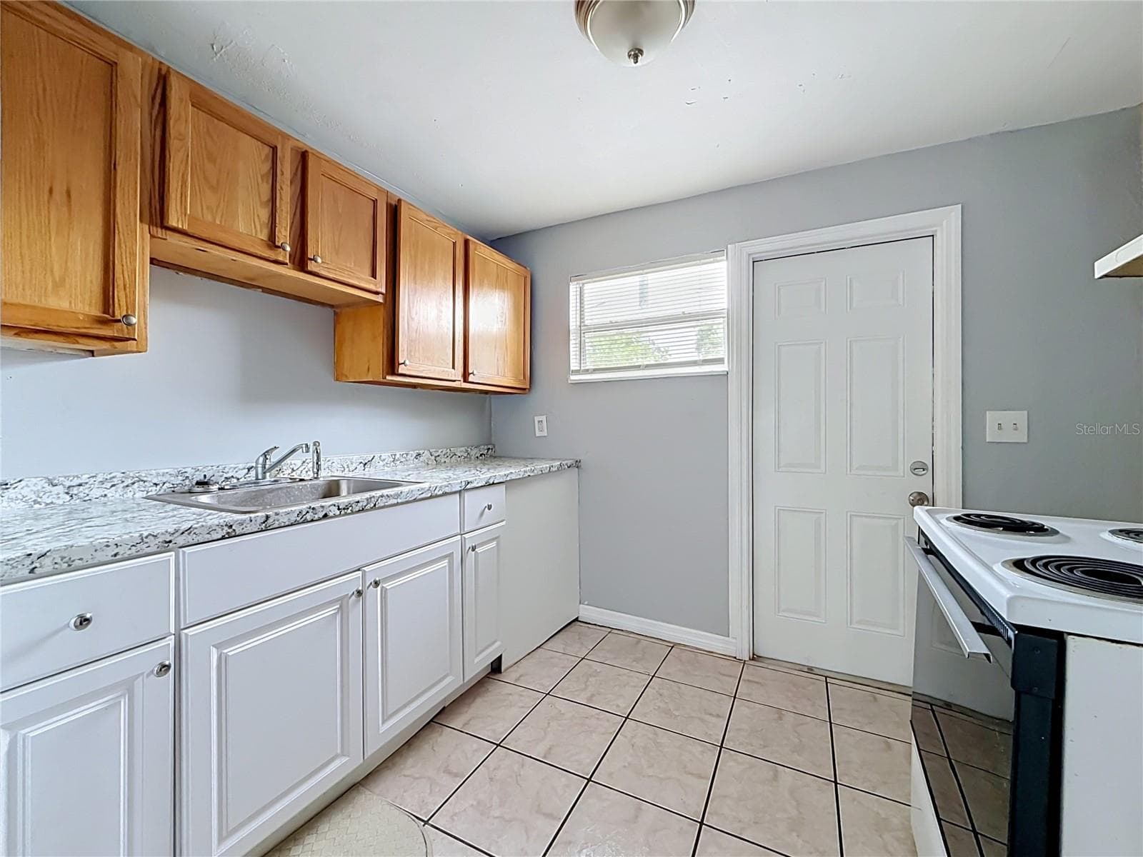 Single Family Residence at 2135 OAKLEY AVE S, ST PETERSBURG, photo 11 of 28