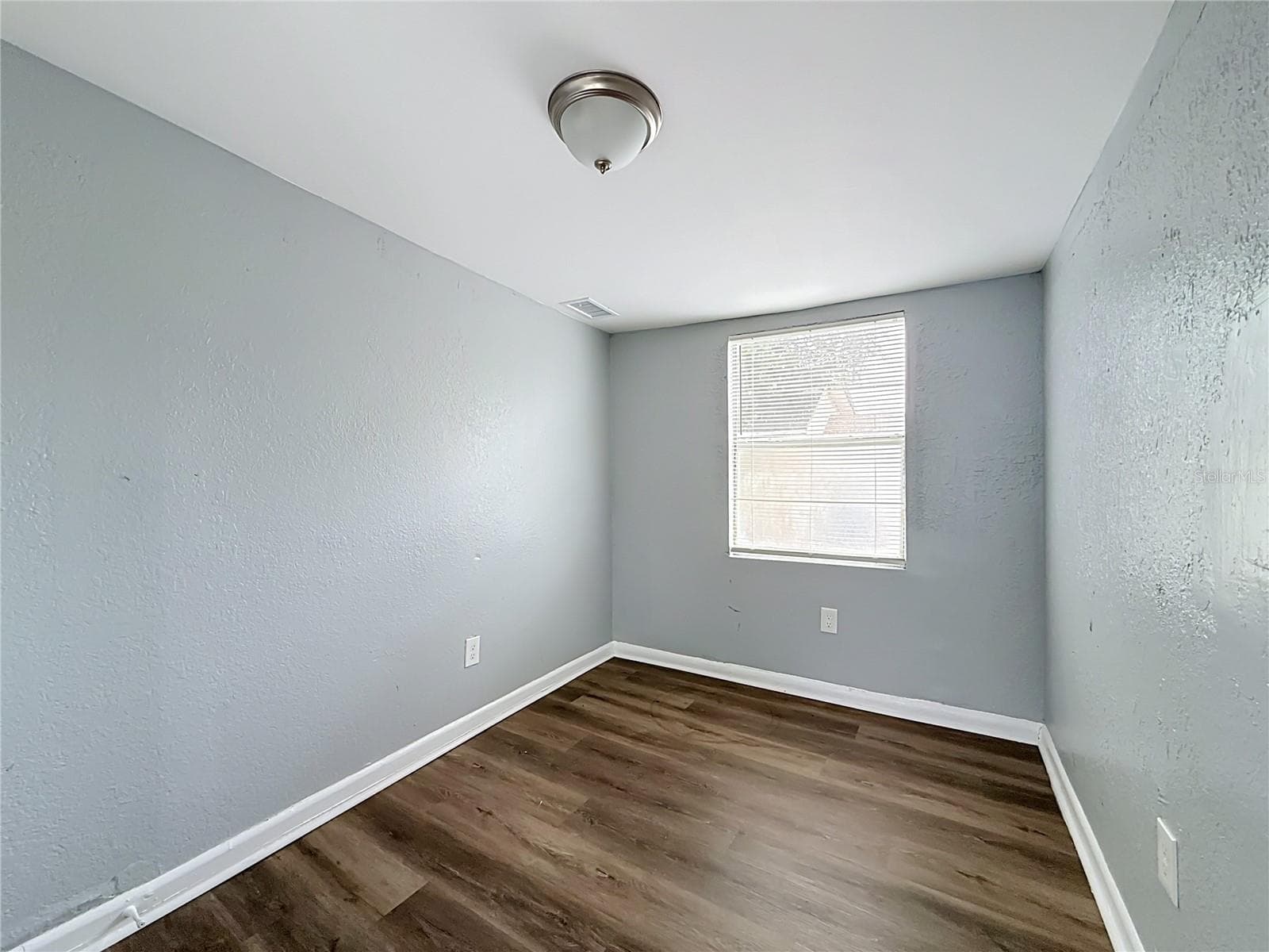 Single Family Residence at 2135 OAKLEY AVE S, ST PETERSBURG, photo 13 of 28