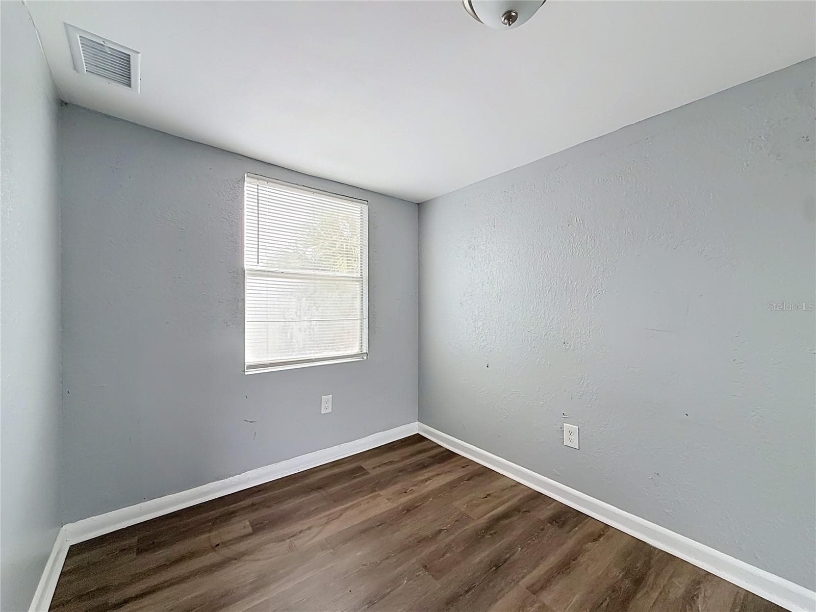 Single Family Residence at 2135 OAKLEY AVE S, ST PETERSBURG, photo 15 of 28