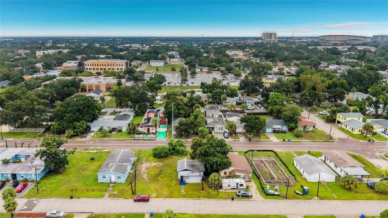 Single Family Residence at 2135 OAKLEY AVE S, ST PETERSBURG, photo 25 of 28