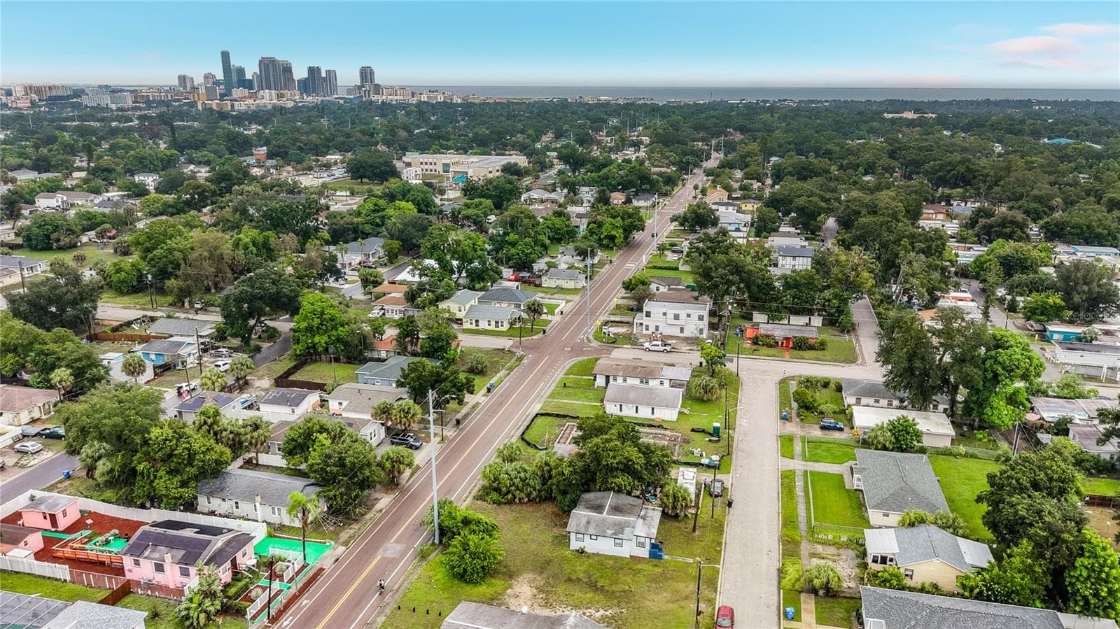Single Family Residence at 2135 OAKLEY AVE S, ST PETERSBURG, photo 27 of 28