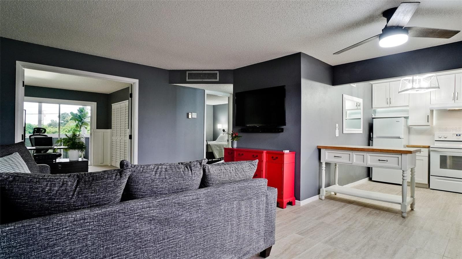 Condominium at 4210 IRONWOOD CIR #204J, BRADENTON, photo 5 of 40