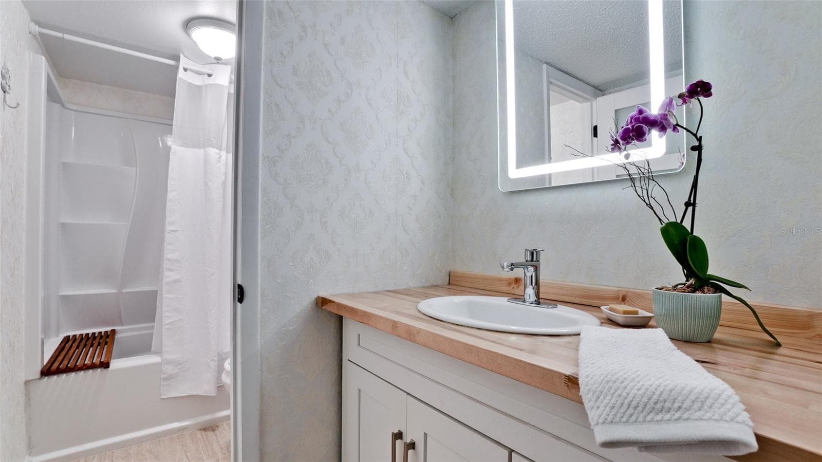 Condominium at 4210 IRONWOOD CIR #204J, BRADENTON, photo 25 of 40