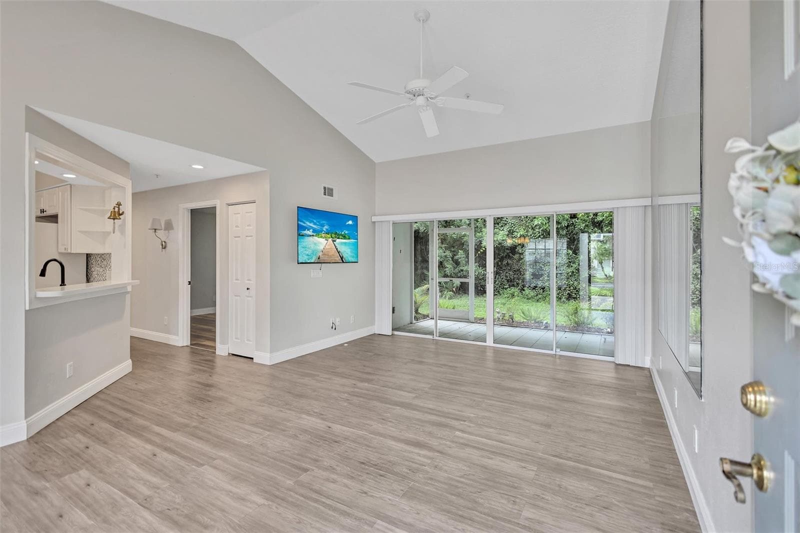 Condominium at 5520 FAIR OAKS ST, BRADENTON, photo 6 of 52