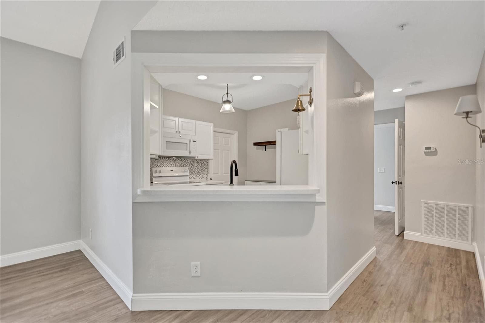 Condominium at 5520 FAIR OAKS ST, BRADENTON, photo 17 of 52