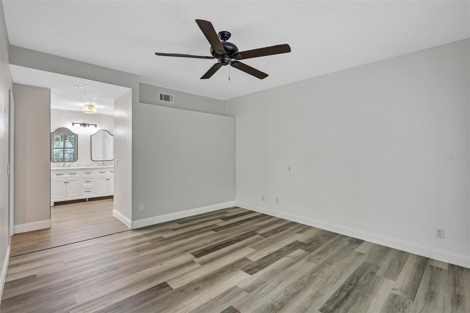 Condominium at 5520 FAIR OAKS ST, BRADENTON, photo 31 of 52