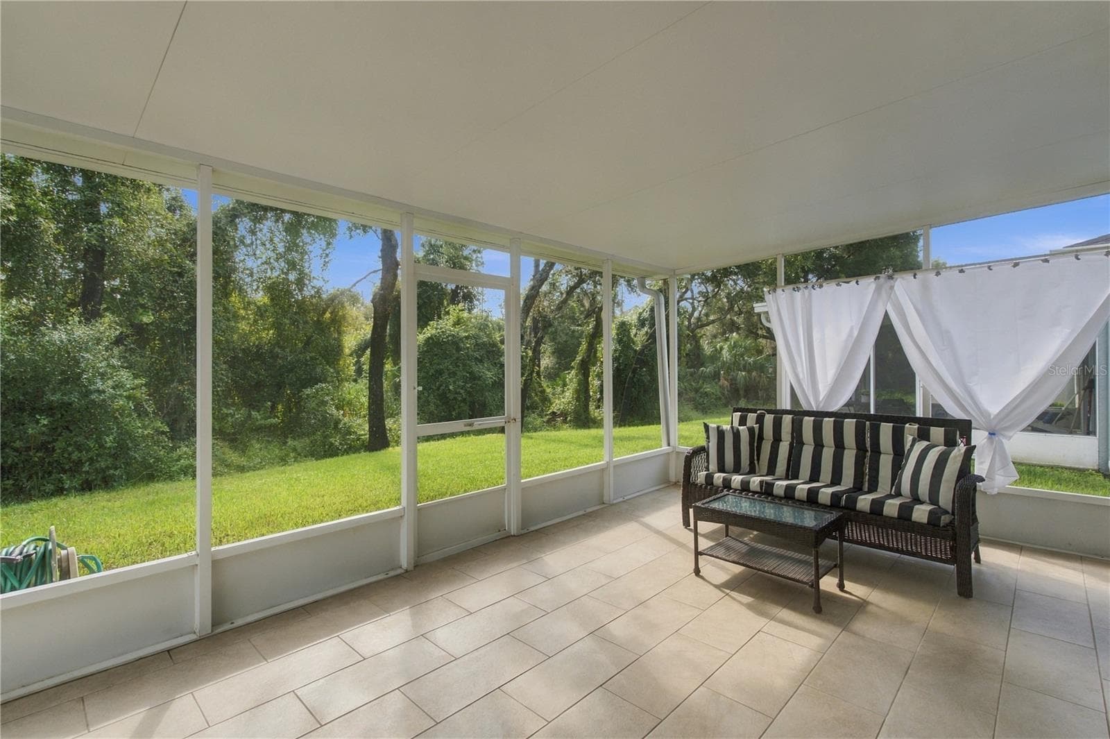 Villa at 10719 ASHFORD OAKS DR, TAMPA, photo 39 of 56
