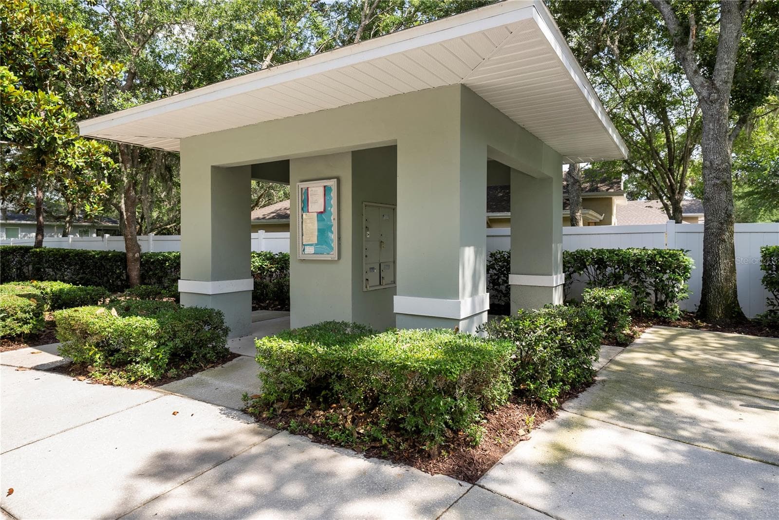 Villa at 10719 ASHFORD OAKS DR, TAMPA, photo 44 of 56
