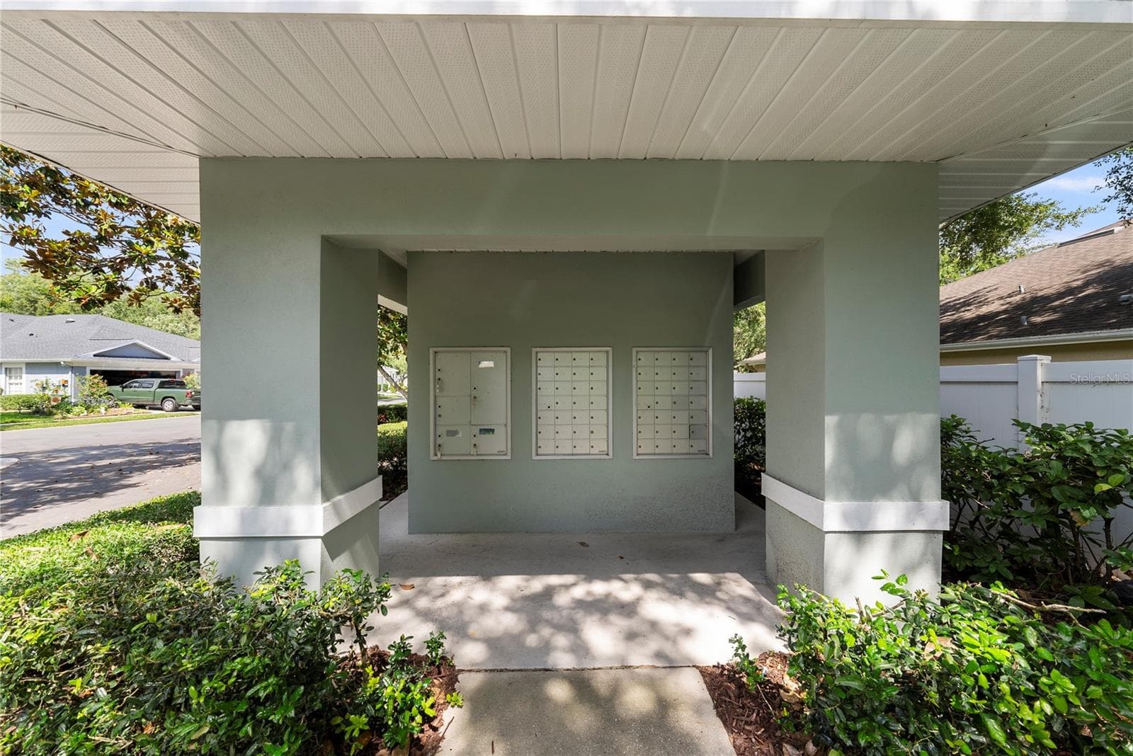 Villa at 10719 ASHFORD OAKS DR, TAMPA, photo 45 of 56