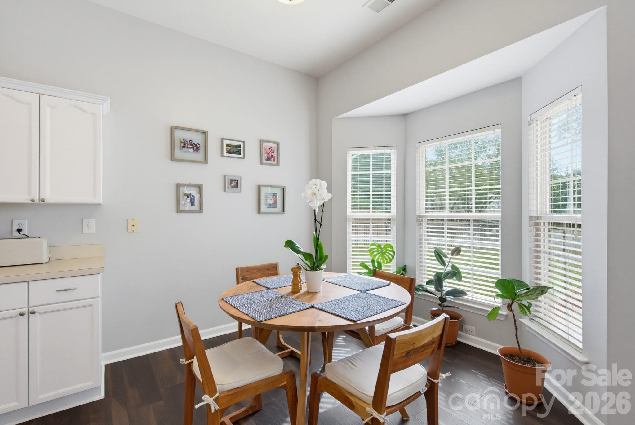Single Family Residence at 13330 Edgetree Drive, Pineville, photo 10 of 44