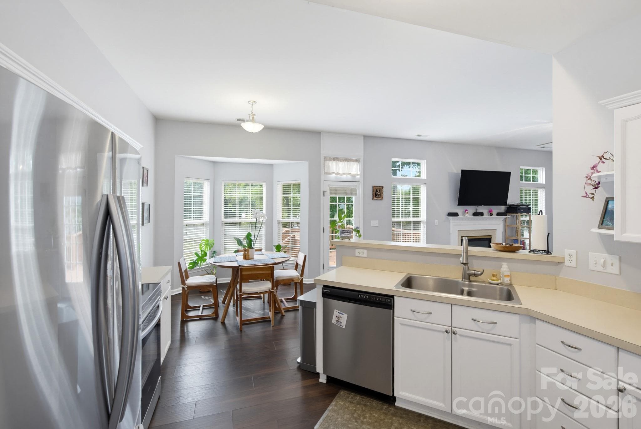 Single Family Residence at 13330 Edgetree Drive, Pineville, photo 16 of 44