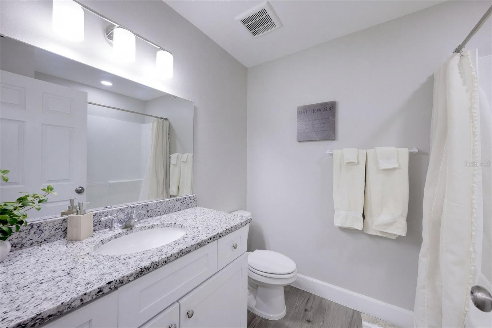 Bathroom - 330 W ELM DR, ORANGE CITY