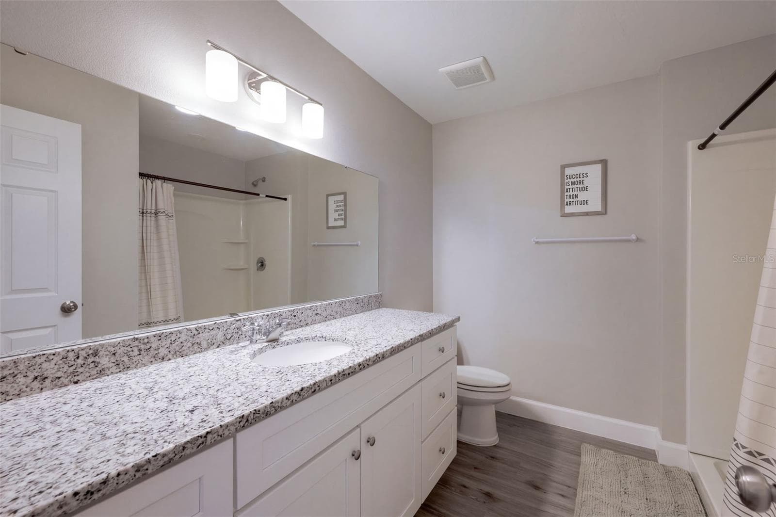 Primary bathroom - 330 W ELM DR, ORANGE CITY