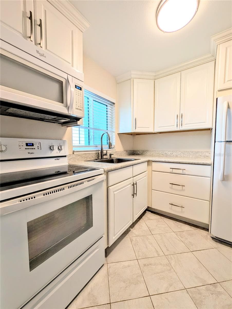 Condominium at 5949 EASY ST #I36, BRADENTON, photo 5 of 24