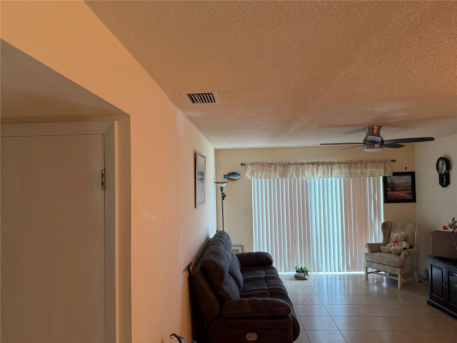 Villa at 358 EASTON CT, LEHIGH ACRES, photo 8 of 38