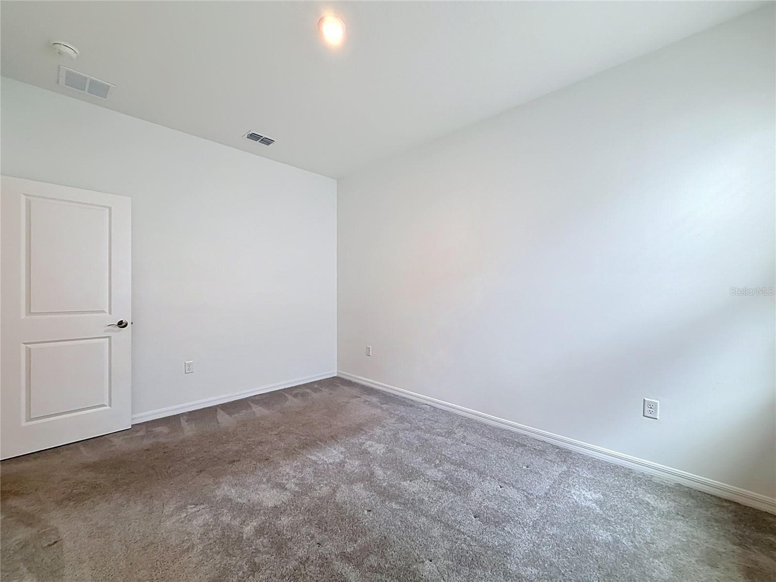 Single Family Residence at 418 QUAYSIDE AVE AVE, MASCOTTE, photo 38 of 53