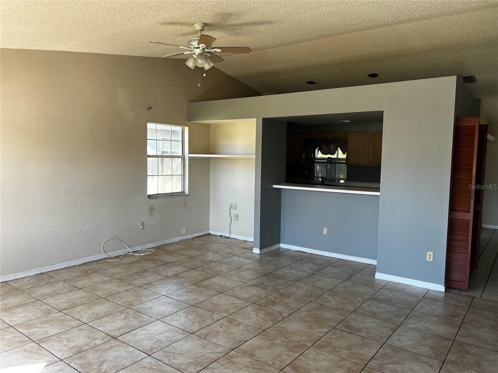 Single Family Residence at 1890 FEATHER TREE CIR, CLEARWATER, photo 3 of 19